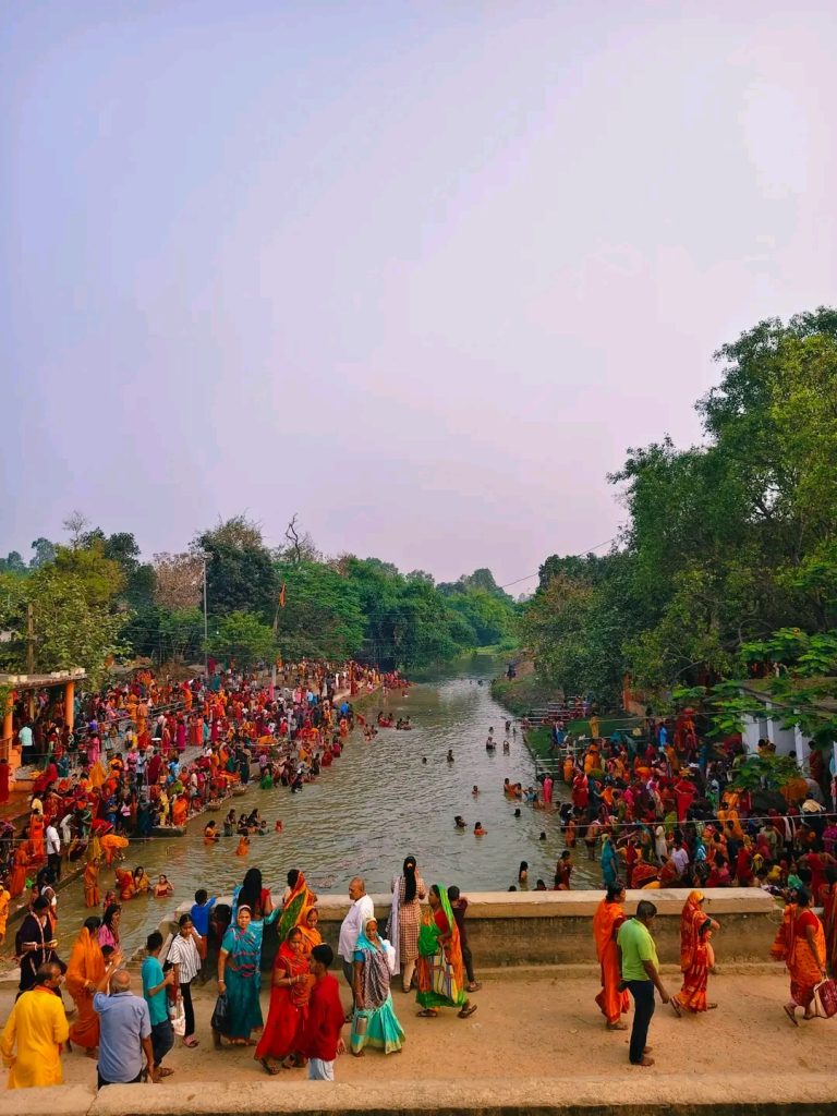 हजारौं श्रद्धालुको शाही स्नान: दुधमती नदीमा लुकेको सीतामातासँग सम्बन्धित अद्भुत आस्था र विश्वास…