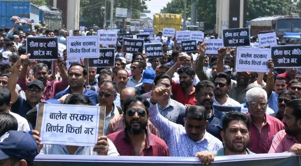 नेपालको नयाँ सीमा कर नीतिले भारतीय बजार सुनसान, व्यापारी सडकमा: ‘नेपाली ग्राहक बिना व्यापार धराशायी