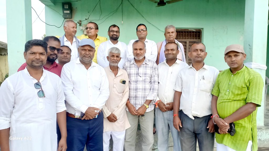 वृन्दावनका  नेपाली कांग्रेसद्वारा १ लाख ४ हजारभन्दा बढी राहत रकम हस्तान्तरण